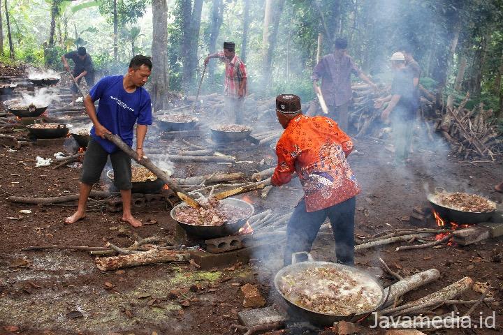 E2AE12C9 1125 4906 8390 4F583F5B3FFB