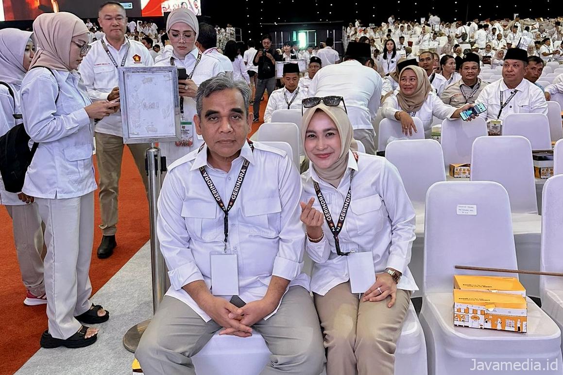 7B9F6EF2 9085 4A34 BE48 5AB41D9E5C82