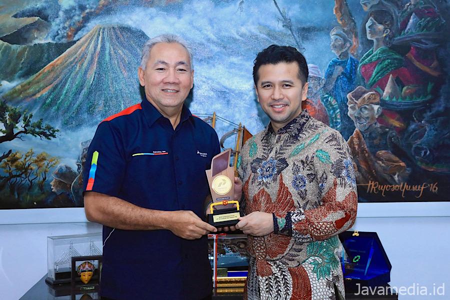 9dfb5fc8 9082 4699 a6d1 2b95967e5d33