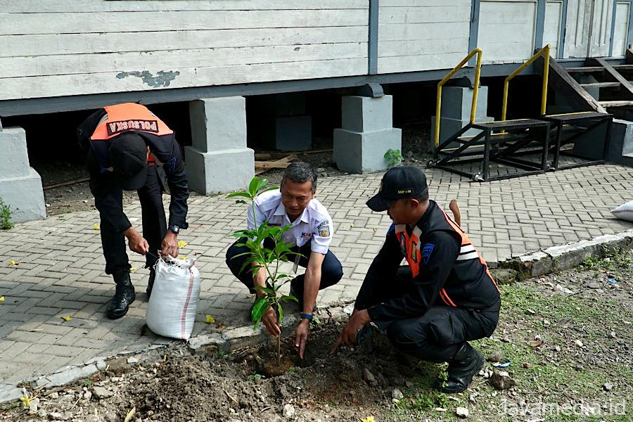 Bda7373d 6b85 4f83 a434 8e3f7f6ed349