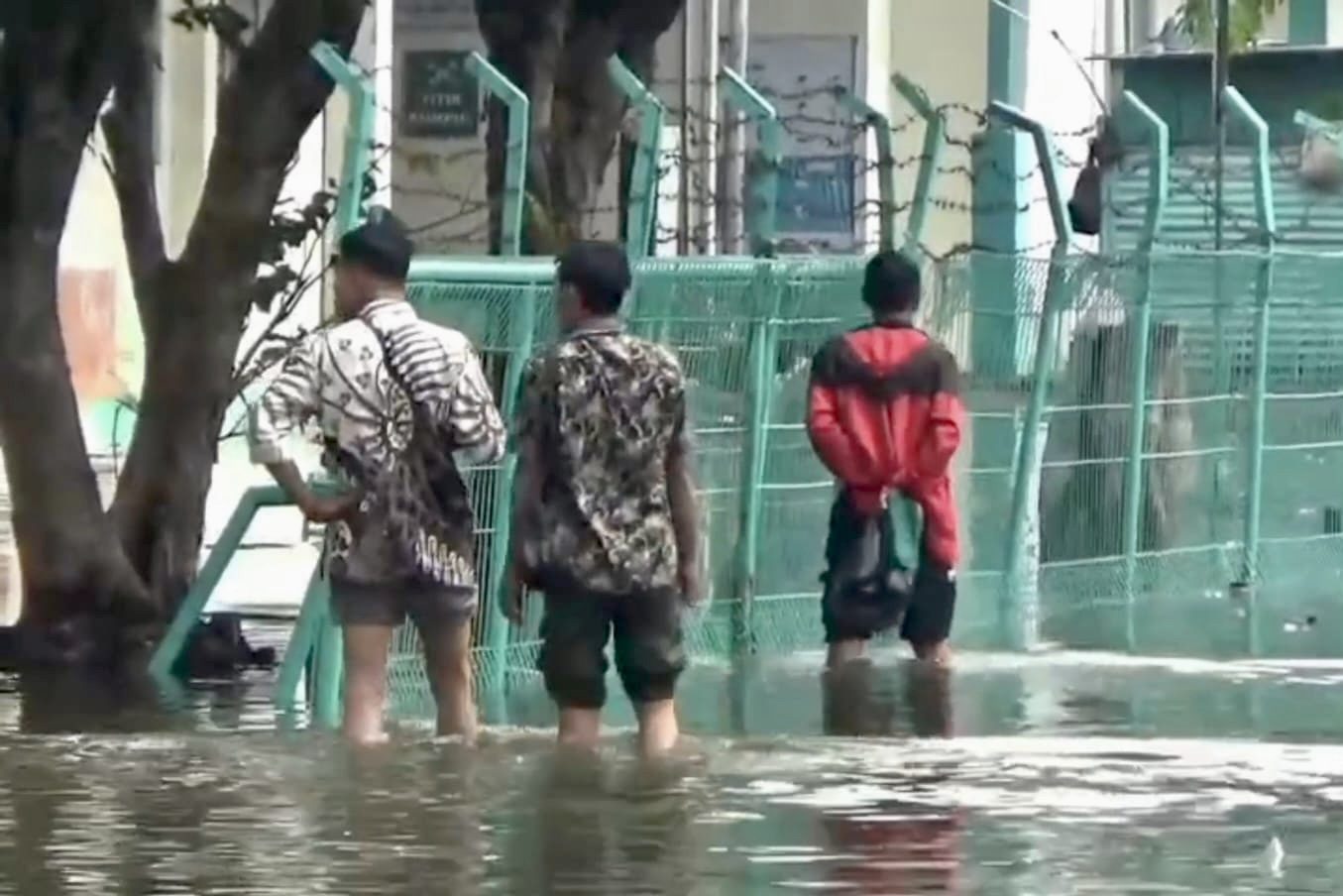 pelabuhan tanjung emas