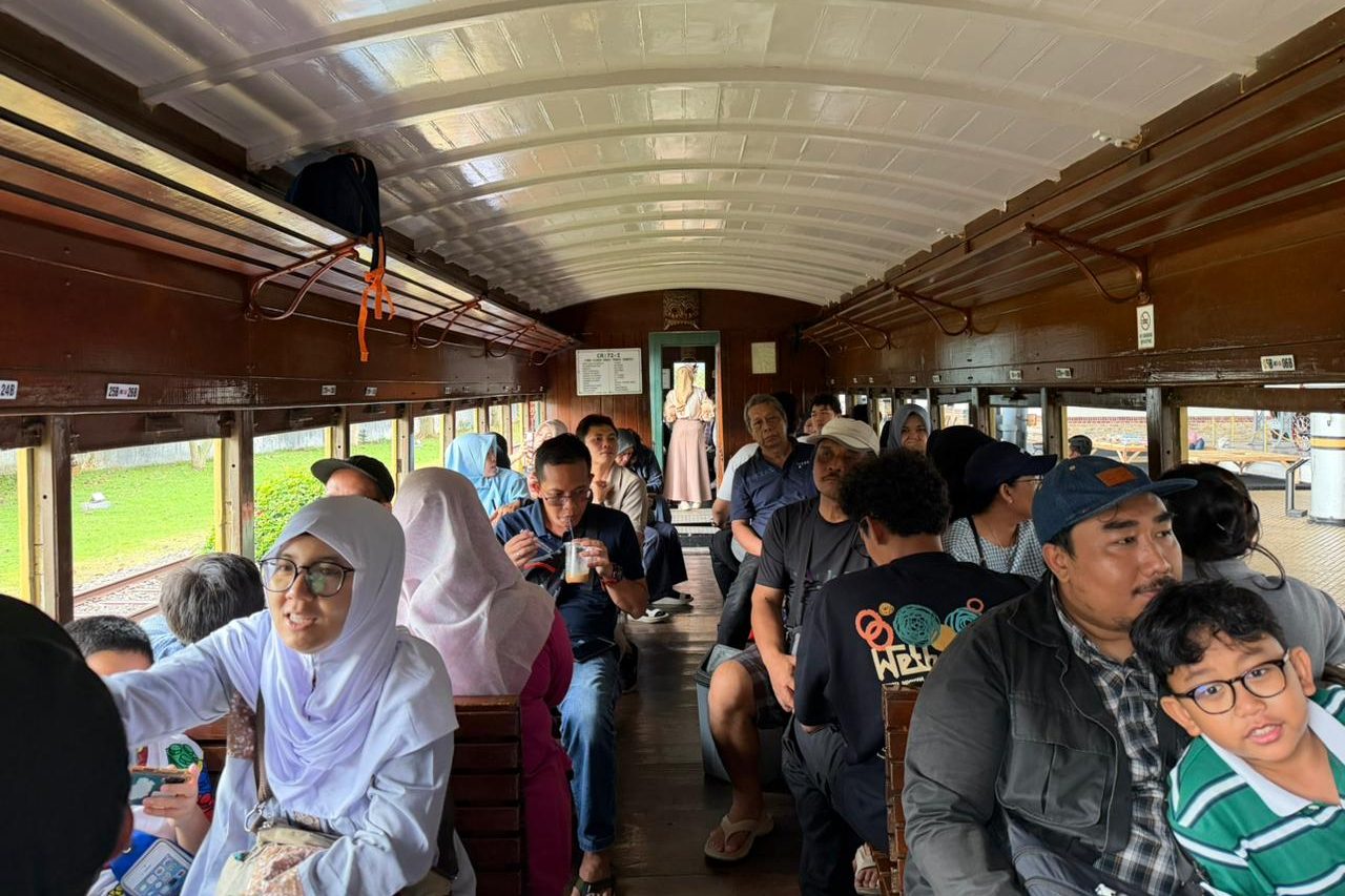 C09E5F46 0825 49B7 8999 ADA2D8BFB960