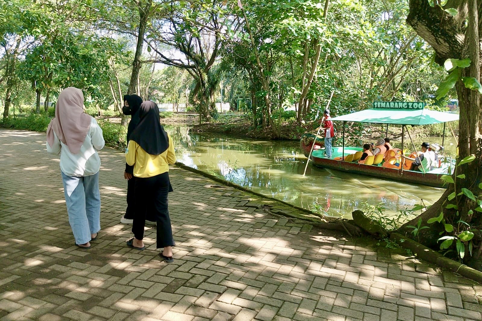 252b9835 ec20 442c afae fe1f304934d0